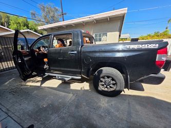 Toyota tundra 2017 edición 1794
