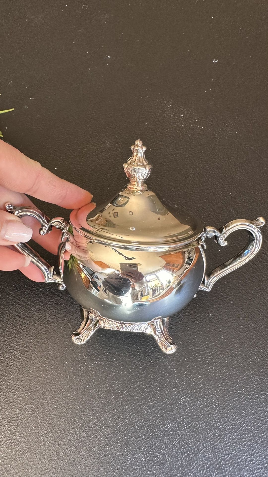 ElegantSilver plated set of sugar bowl and milk https://offerup.com/redirect/?o=anVnLkludGVybmF0aW9uYWw= silver company