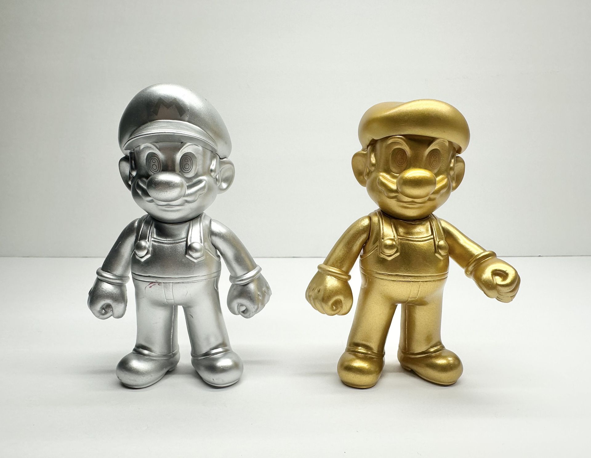 Super Mario Odyssey Silver & Gold Mario 4.5” Figures **LOT OF 2