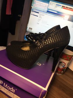 Black Heels 7 1/2