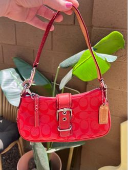 Y2K Scarlet Red Coach Demi Buckle Mini SoHo Shoulder bag *Rare Color* 🍒