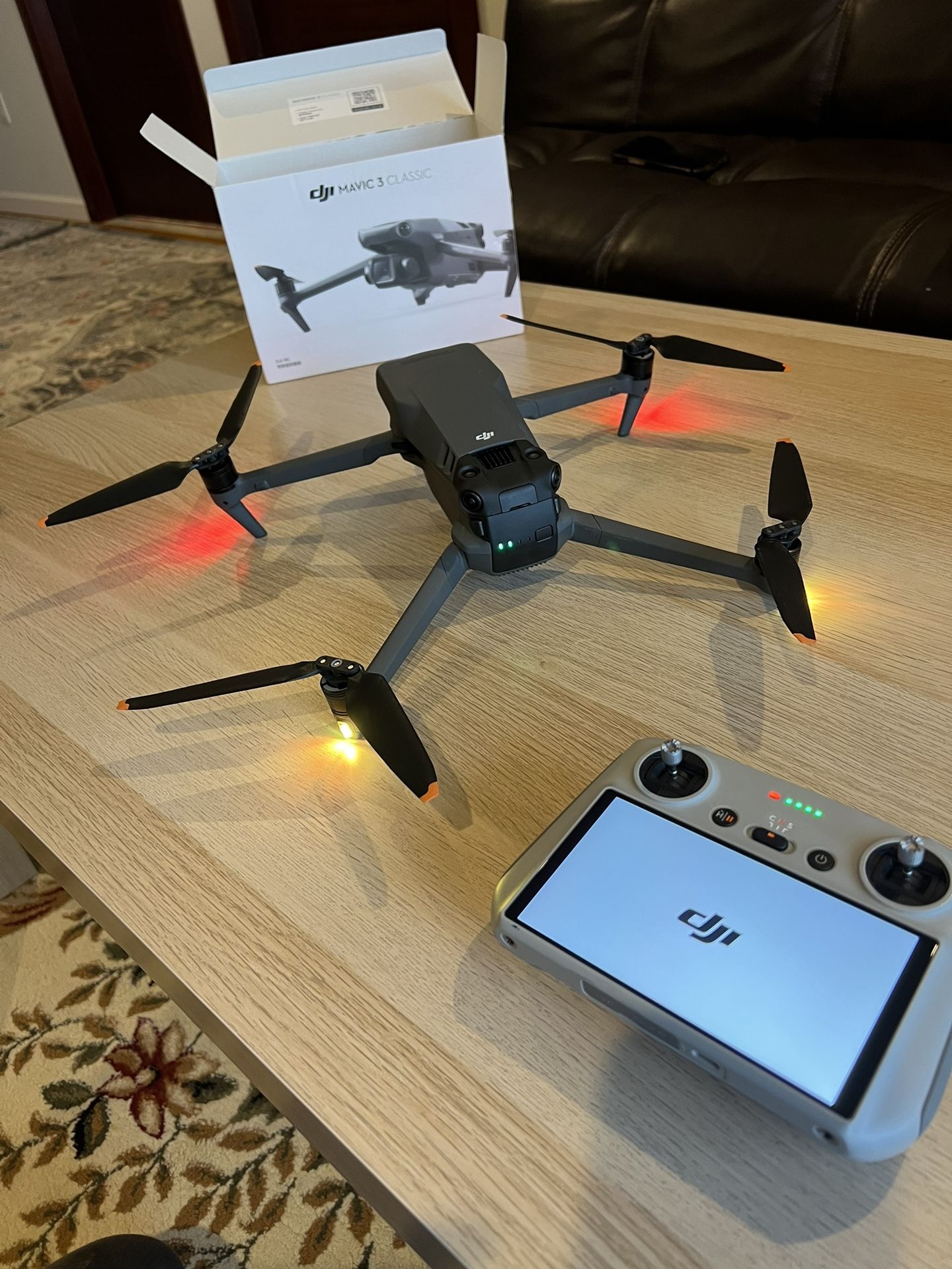 Dji Mavic 3 Classic with RC. ALMOST NEW