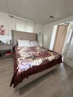 Queen frame & dresser