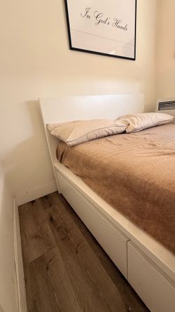 Full size bed