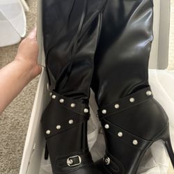 Black Boots Size 7