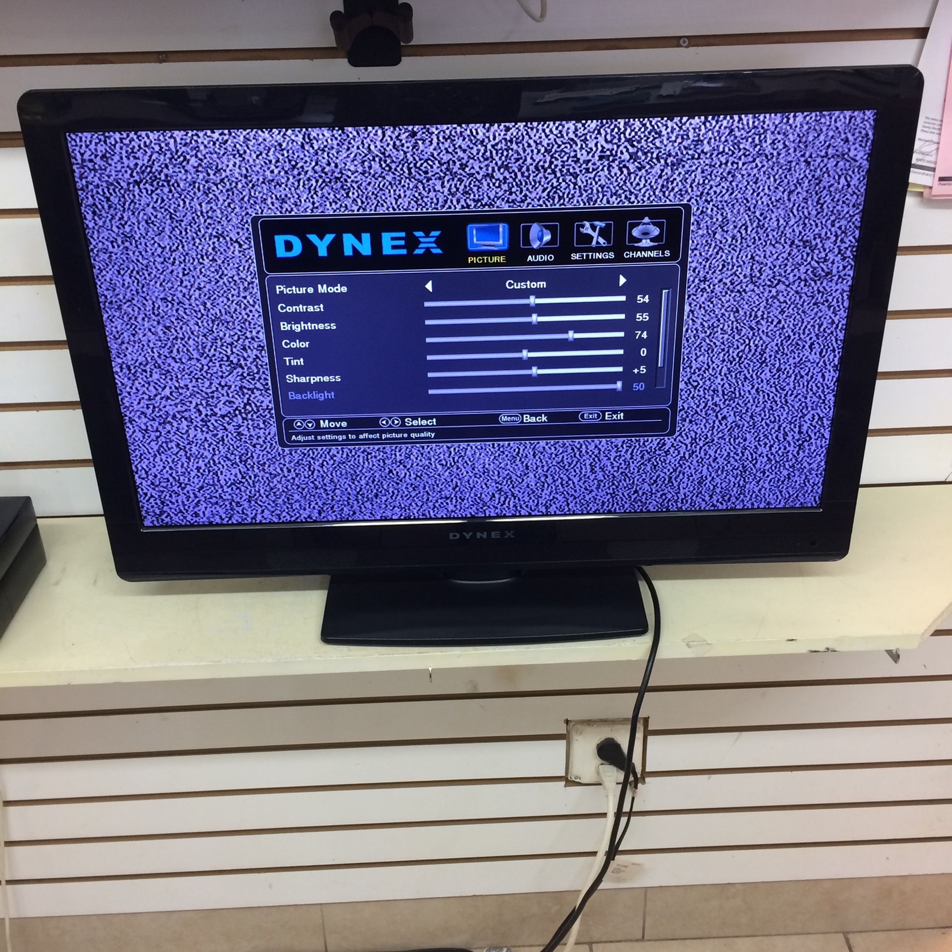 dynex 32” class led 720p 60hz hdtv