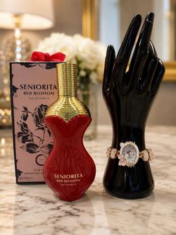 Women’s Watch & Seniorita Red Blossom Eau de Parfum Gift Set – 100ml