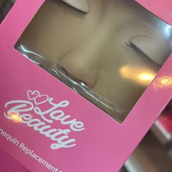 Practice Mannequin w/Eyelids Lash Extension