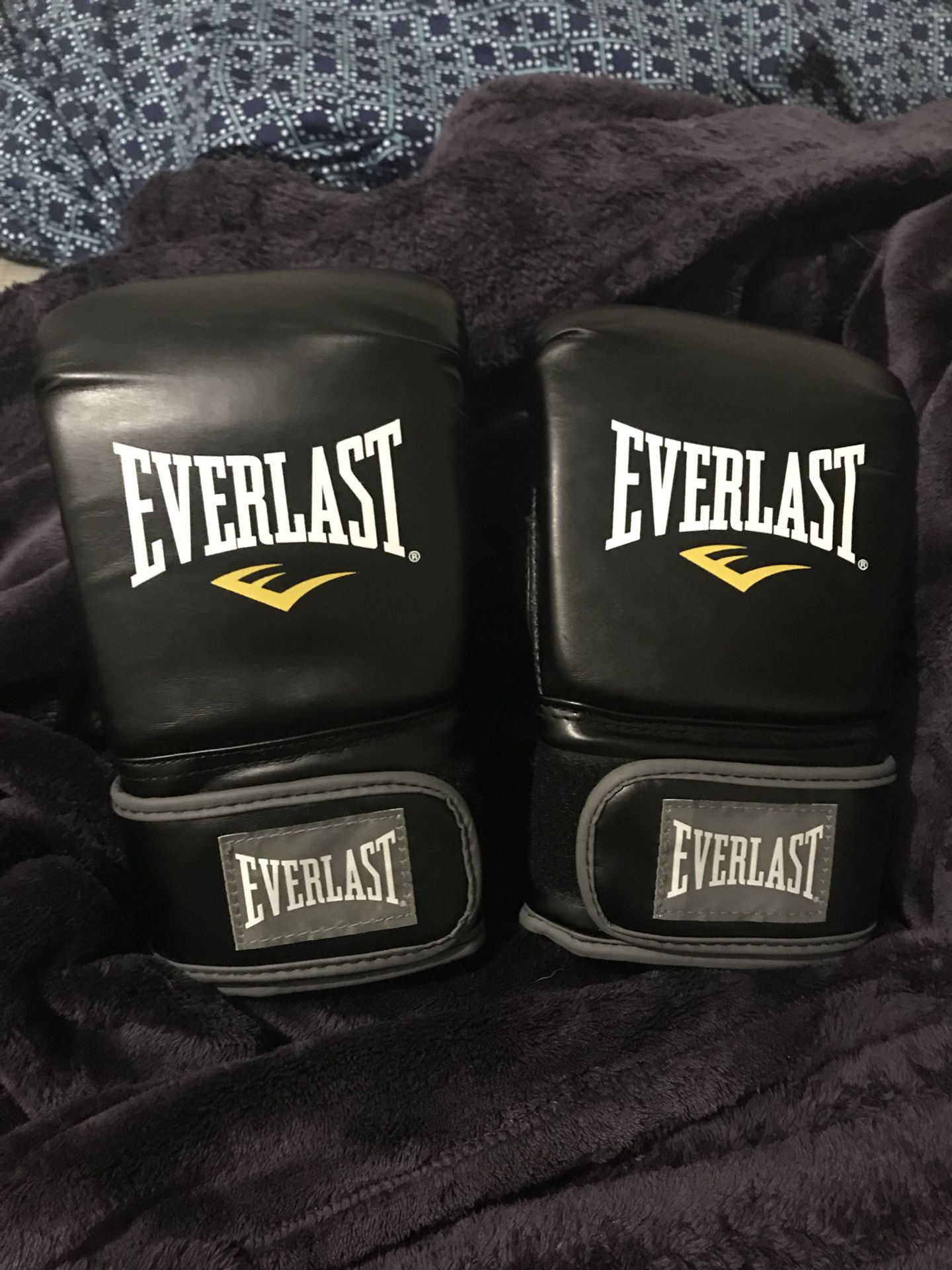 Boxing gloves and hand wraps