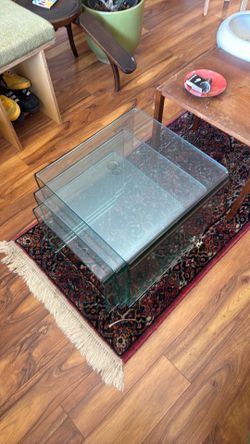 Glass nesting tables