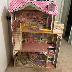 Barbie Sized Dollhouse