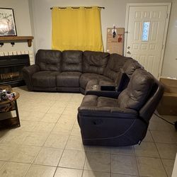 Living Spaces Brown 5 seat recliner sectional