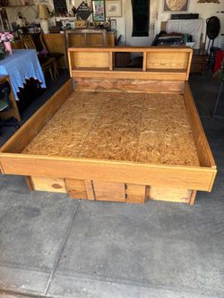 Oak Finish California King Bed Frame With Headboard & 6 Large Drawers at its Side Units; Solid Wood in a Very Good Condition