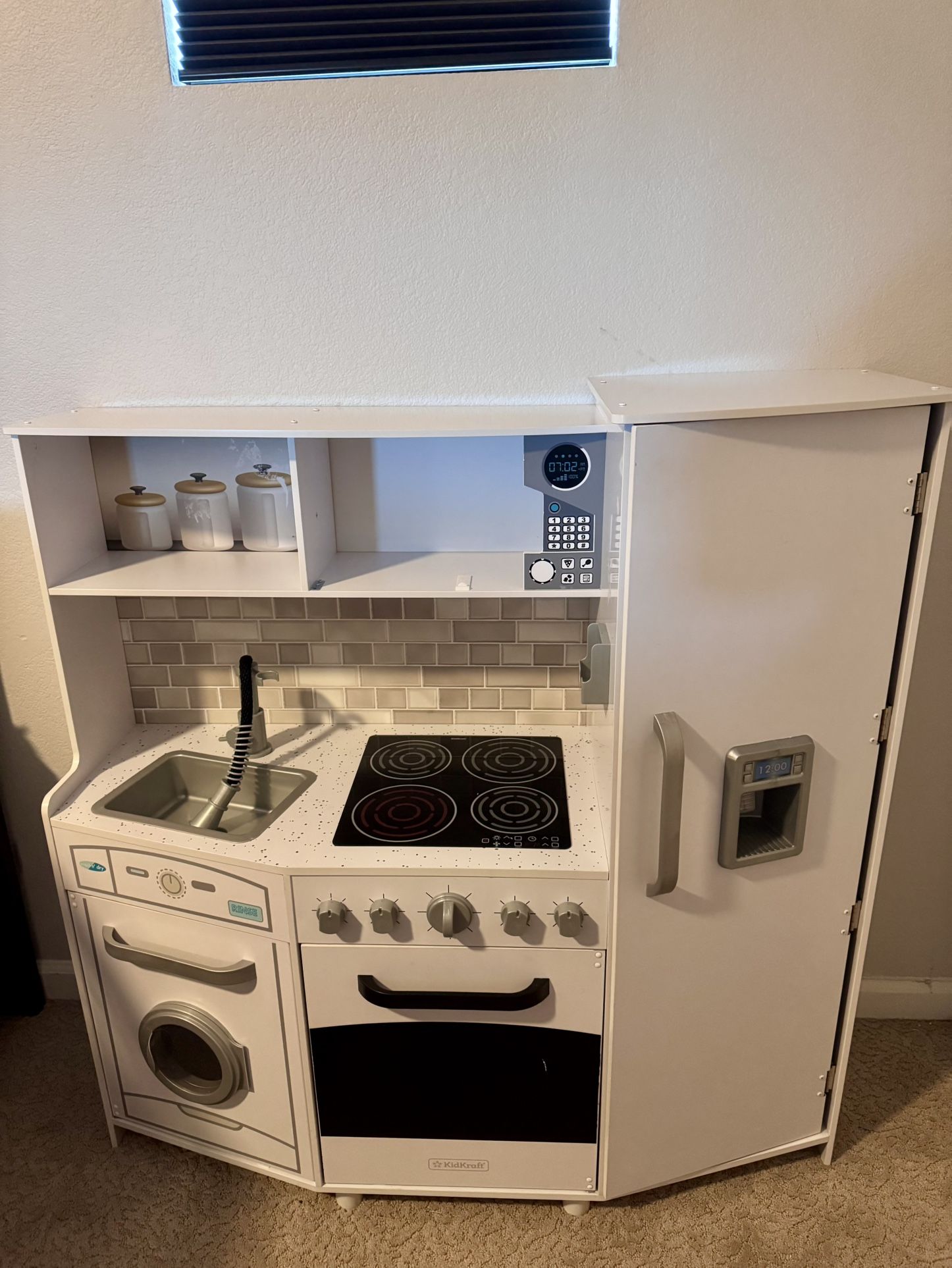 KidKraft Play Kitchen