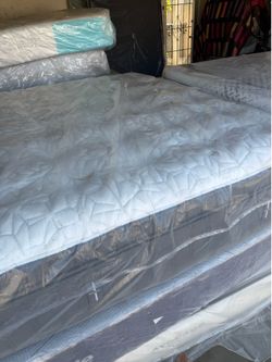 California king size bed mattress king koil intimate medium button top pillow Serta Sealy Stearns & foster beautyrest black hybrid purple Tempurpedic 
