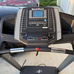 NordicTrack - T 6.5 S; Treadmill for Running and Walking