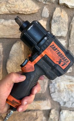 Earthquake impact wrench