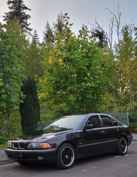 2000 BMW 540i