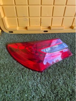 2012 Chrysler 200 Left/Driver Side Tail Light Part