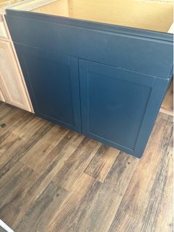 Sink cabinet