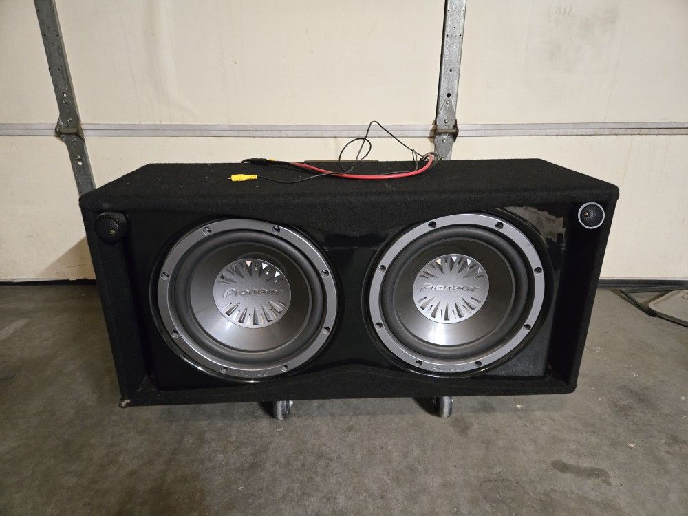 Dual Subwoofer Enclosure With Amp