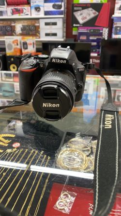 LIKE NEW D5600