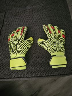 Goaly Gloves Size 9