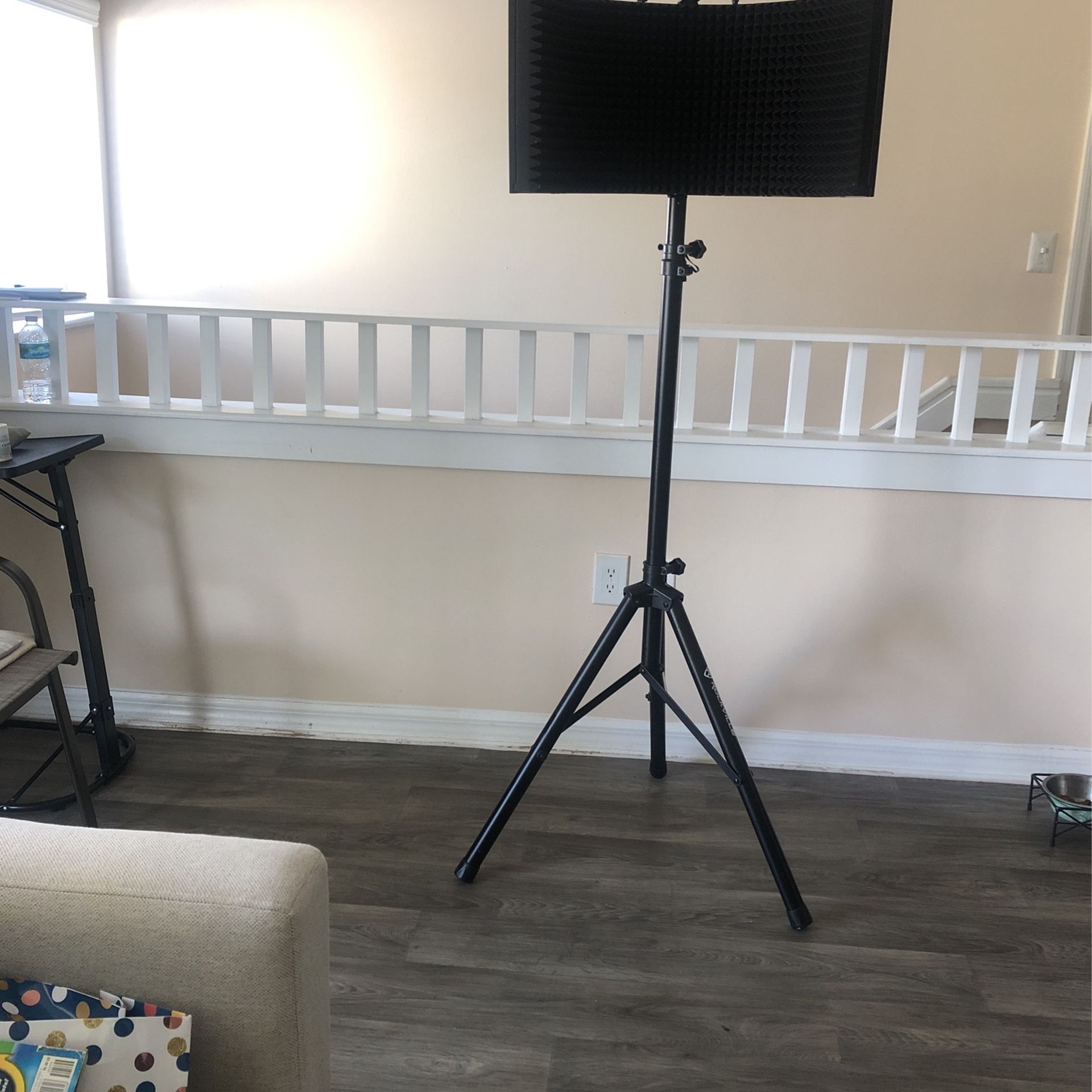 ROCKVILLE Professional 1-person Podcast/ MUSIC Recording
