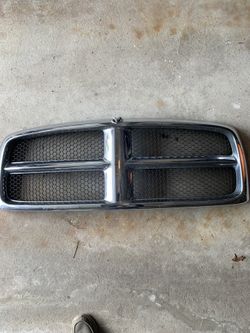   2004   2500 Dodge  Grill 