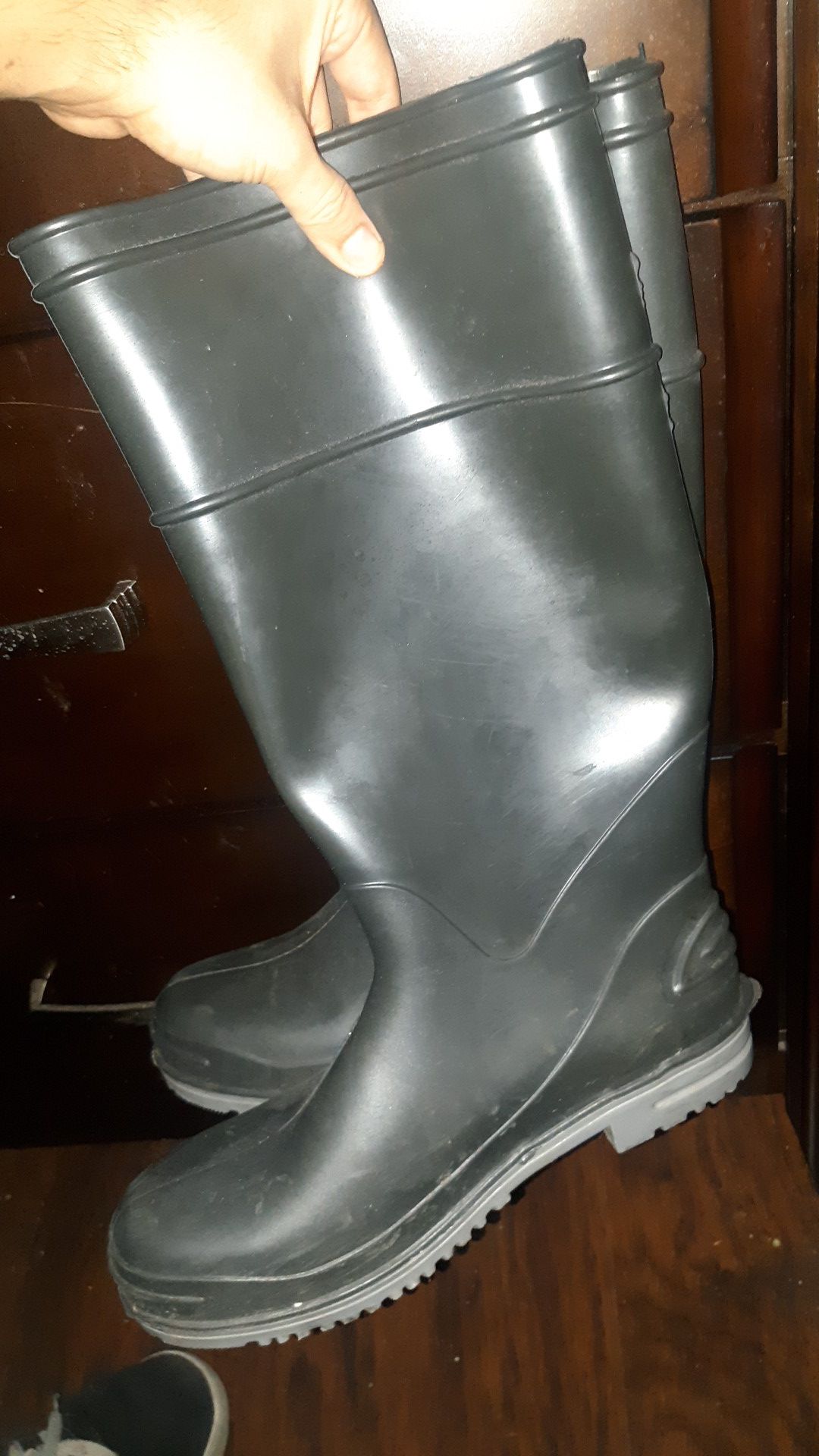 Working boots size 8