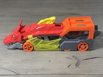 Like new Hot Wheels City Dragon Launch Transporter