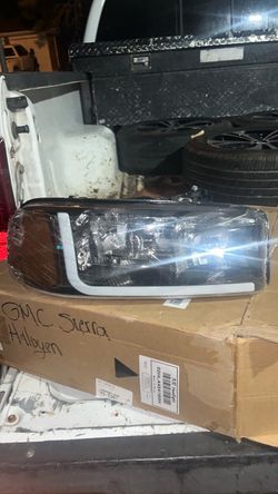 GMC Sierra Headlights 99-06