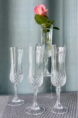 Cristal d’Arques Style Cut Crystal Champagne Flutes Set of 4 — Diamond Pattern — Excellent Condition