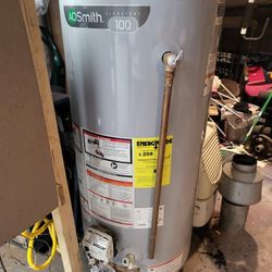 40 Gallon Hot Water Heater 