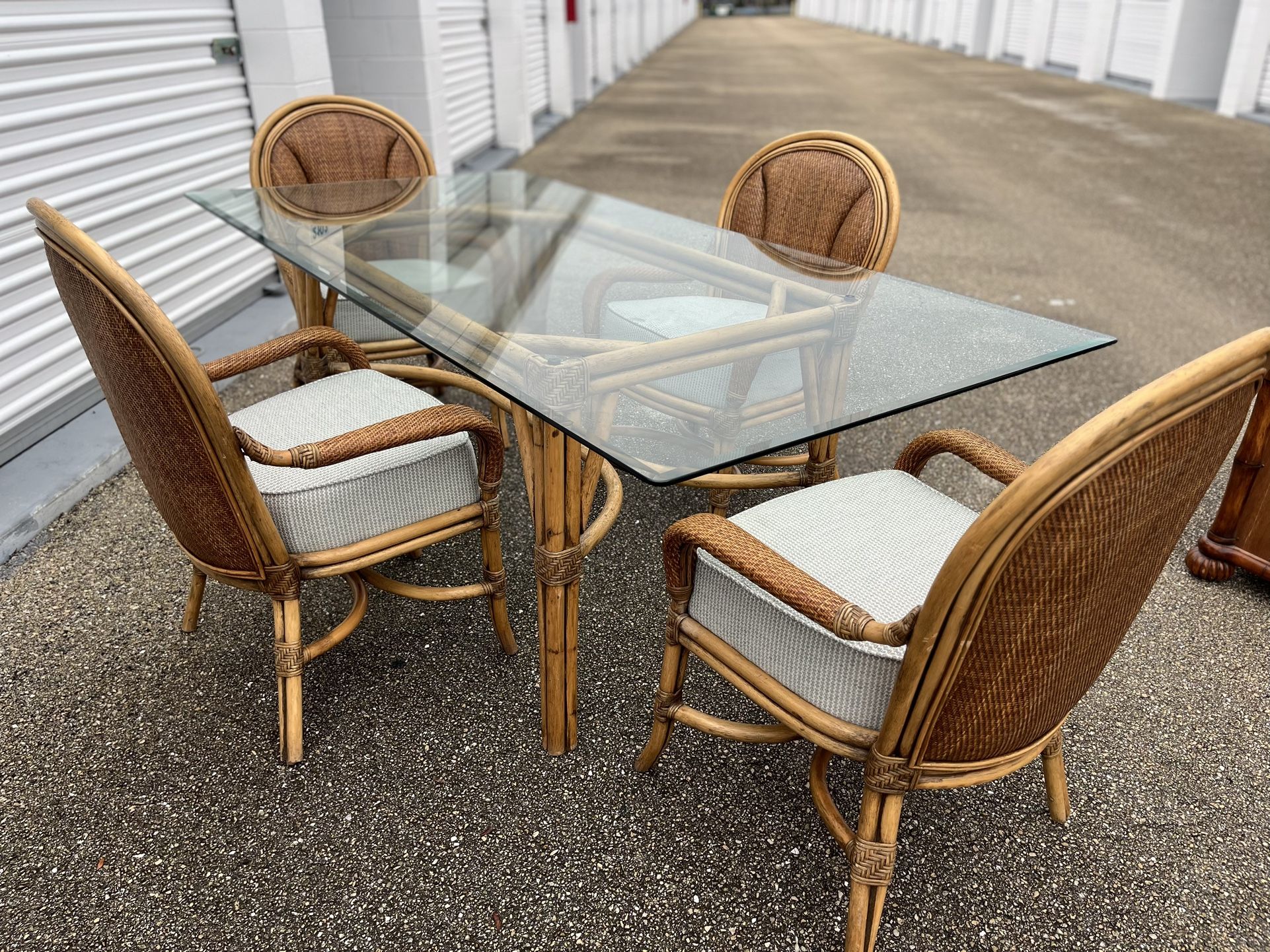 Tommy Bahama Style Dining Set Four Chairs