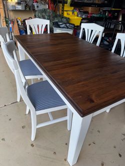 BEAUTIFULLY REFINISHED DINING TABLE & CHAIRS — LIKE NEW!