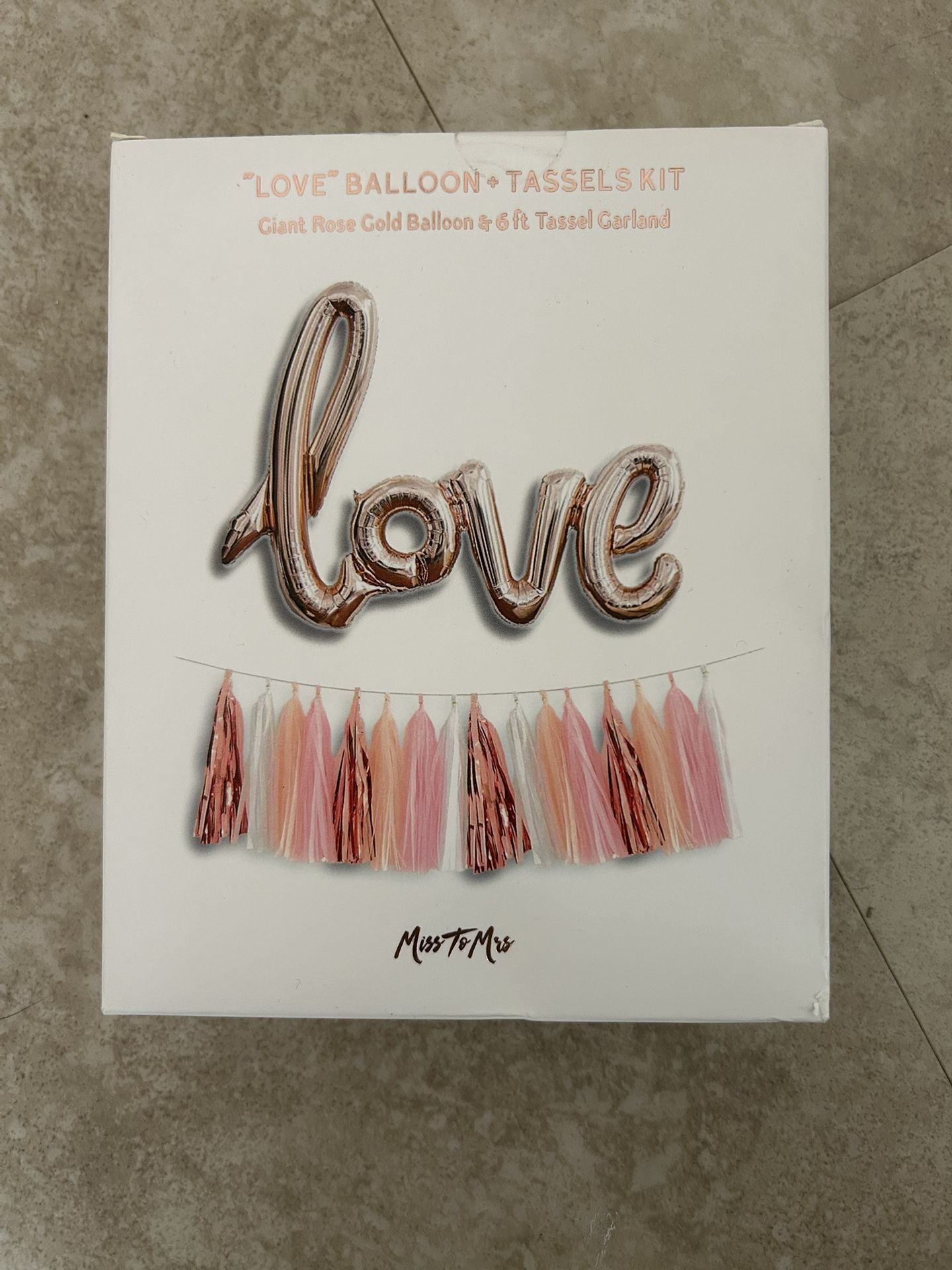 Love Balloon and Tassel Garland