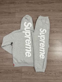 Supreme Vertical Logo Hoodie & Sweatpants Set – Heather Grey/White