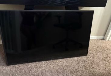 Final Offer $100 -  45" in  LG TV