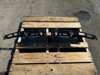 07-13 BMW E70 X5 Left/Right Side Center Rear Bumper Mount With Bracket Cover OEM