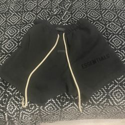 Essential Shorts Cream Strings 