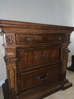 Dresser drawer