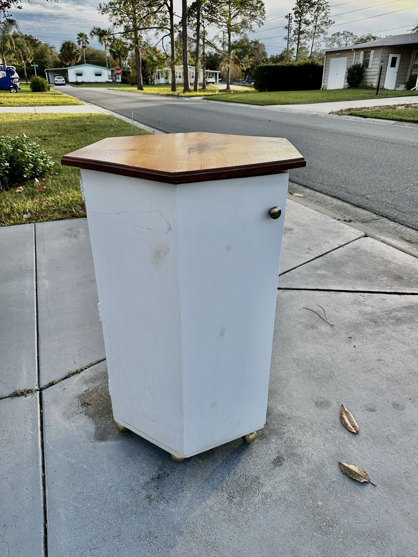 CORNER(ANYWHERE)ISLAND WHITE WOODEN CABINET/ STAINED BROWN TOP WITH WHEELS