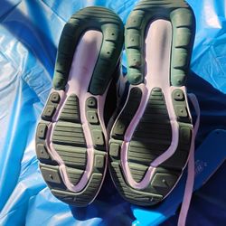 Nike Women's Air Max 27c