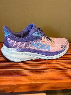 HOKA Challenger atr 7