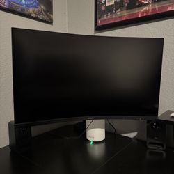 CURVED GAMING MONITOR 27’ BY MSI