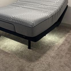 Queen Tempur-Pedic Adjustable Bed + Sealy Posturepedic Mattress – Luxury & Comfort”