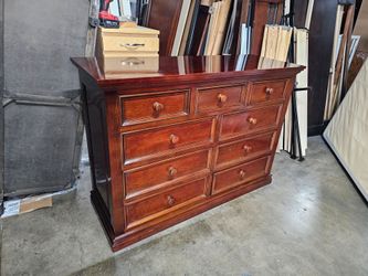 Solid Wood Mahogany 8-Drawer Dresser