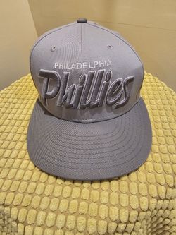Philadelphia Phillies  New Era 9Fifty Gray Embroidered Baseball Cap.