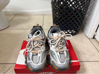Balenciaga Tracks